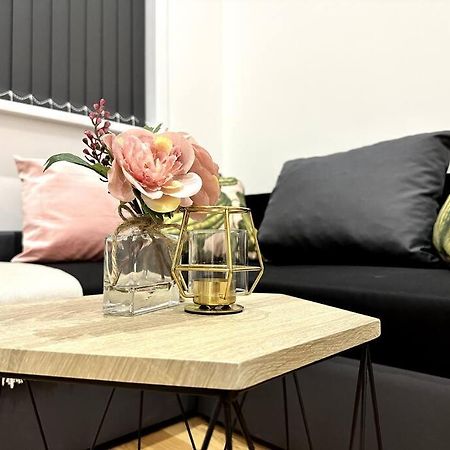 Spacious And Elegant Apartment เบอร์มิงแฮม ภายนอก รูปภาพ