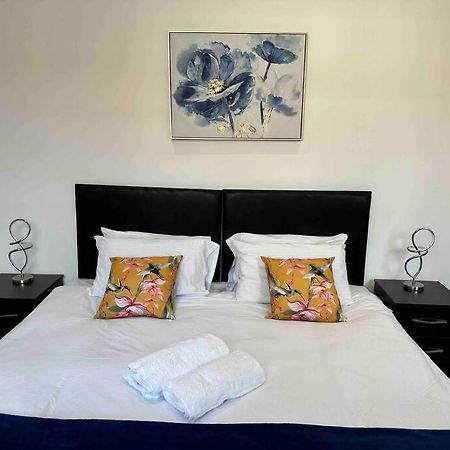 Spacious And Elegant Apartment เบอร์มิงแฮม ภายนอก รูปภาพ
