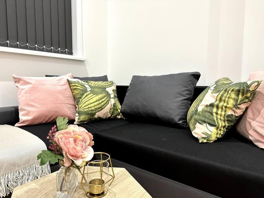 Spacious And Elegant Apartment เบอร์มิงแฮม ภายนอก รูปภาพ