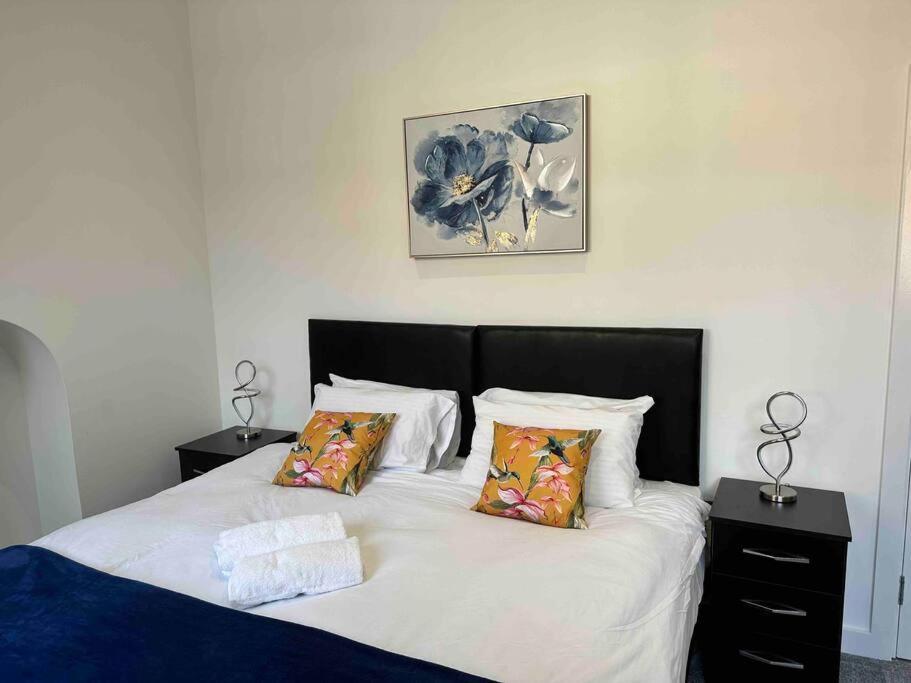 Spacious And Elegant Apartment เบอร์มิงแฮม ภายนอก รูปภาพ